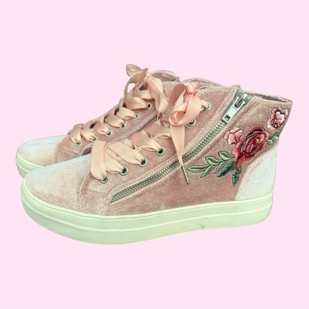 Velvet Pink High-Top Sneakers with Floral Embroidery